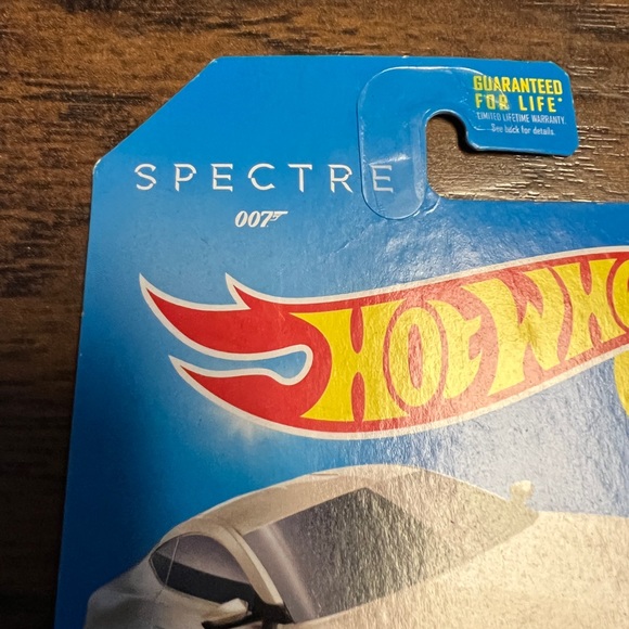 Hot Wheels Bundle Set 007 Spectre Card, 2017 Ford GT 50 Edition - Picture 4 of 6